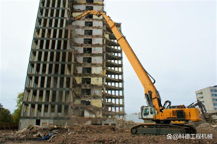 在衡阳搞建筑工程的朋友都知道 拆楼作业选对挖机臂有多重要 之前有